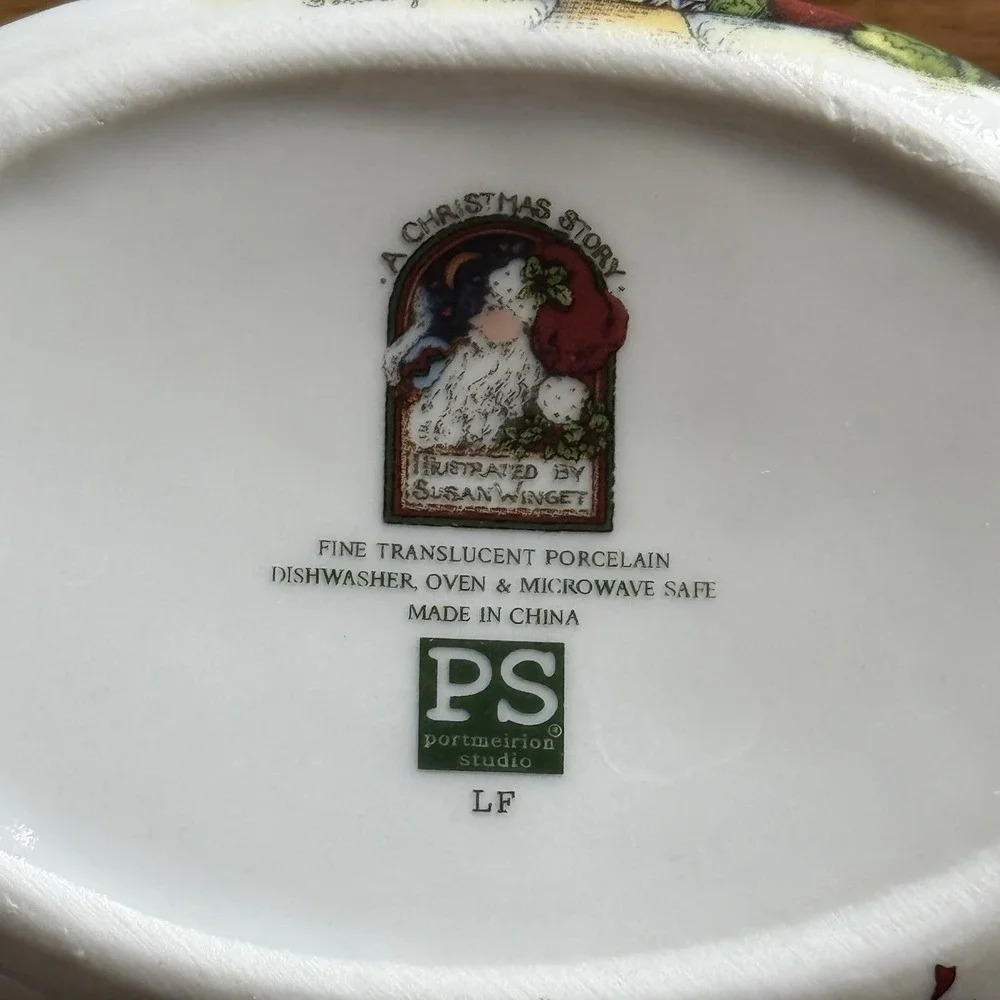 Portmeirion Studio Susan Winget A Christmas Story Creamer Holiday‎ Winter Carols